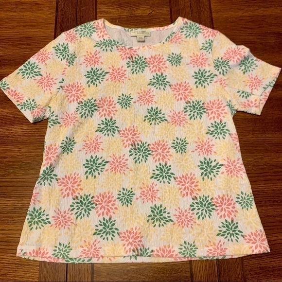 Appleseed’s PETITES Spring Celebration Top - Picture 3 of 7